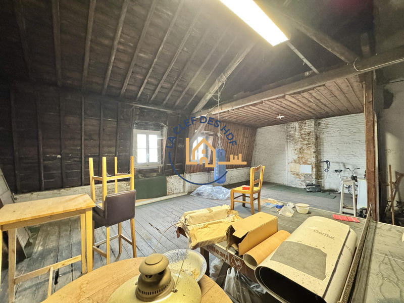 Maison - 312 m² - 9 pièces