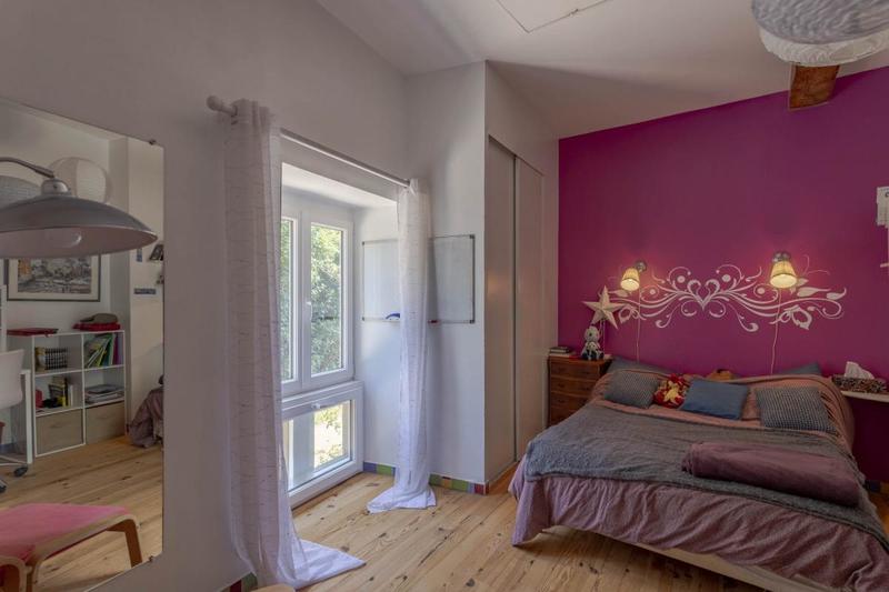 Maison - 300 m² - 11 pièces