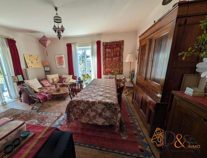 Appartement - 159 m² - 6 pièces