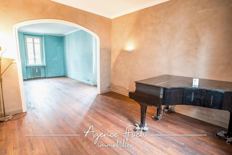 Maison - 245 m² - 10 pièces