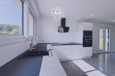 Maison - 96 m² - 5 pièces