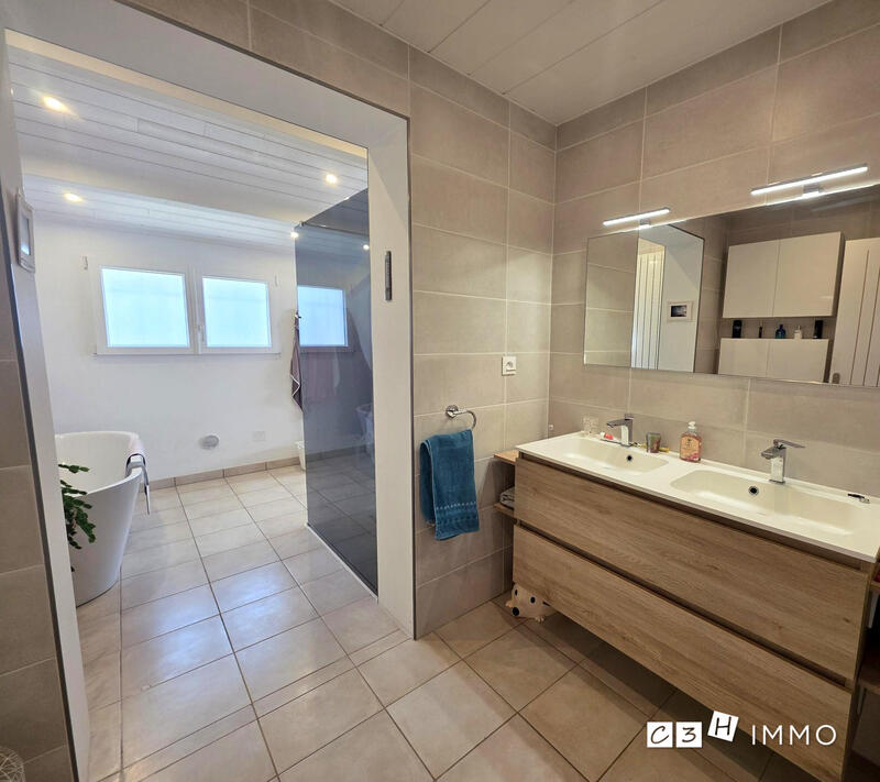 Maison - 131 m² - 5 pièces