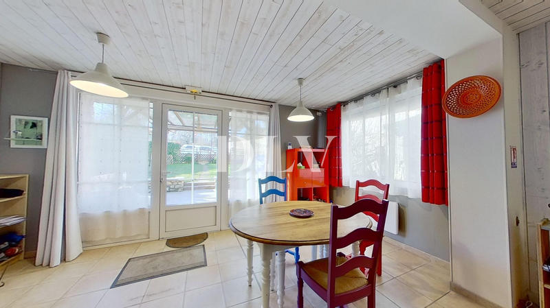 Maison - 170 m² - 9 pièces