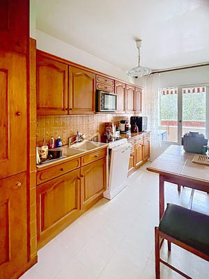 Appartement - 99 m² - 6 pièces