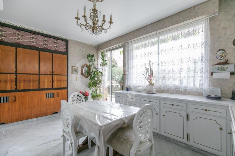 Propriété - 212 m² - 7 pièces