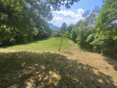 Terrain constructible - 2 115 m²