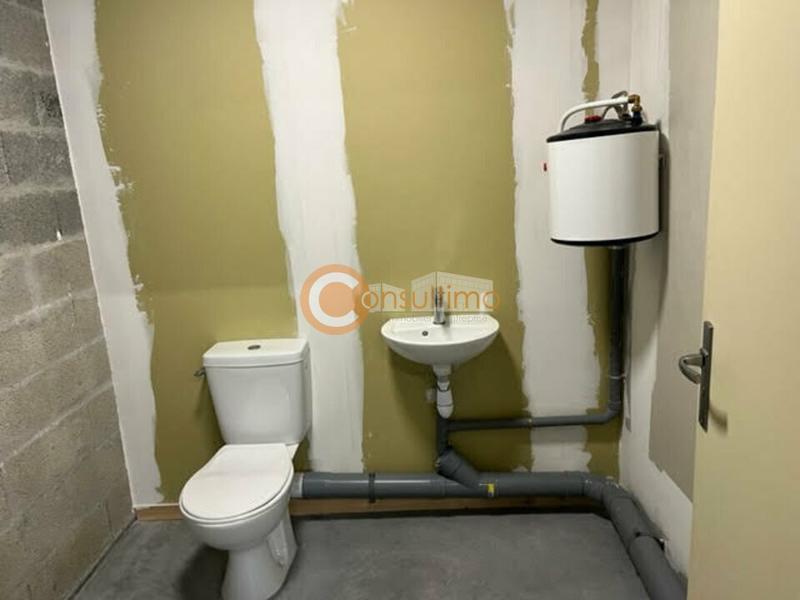 Local d'activité / Entrepôt - 300 m²