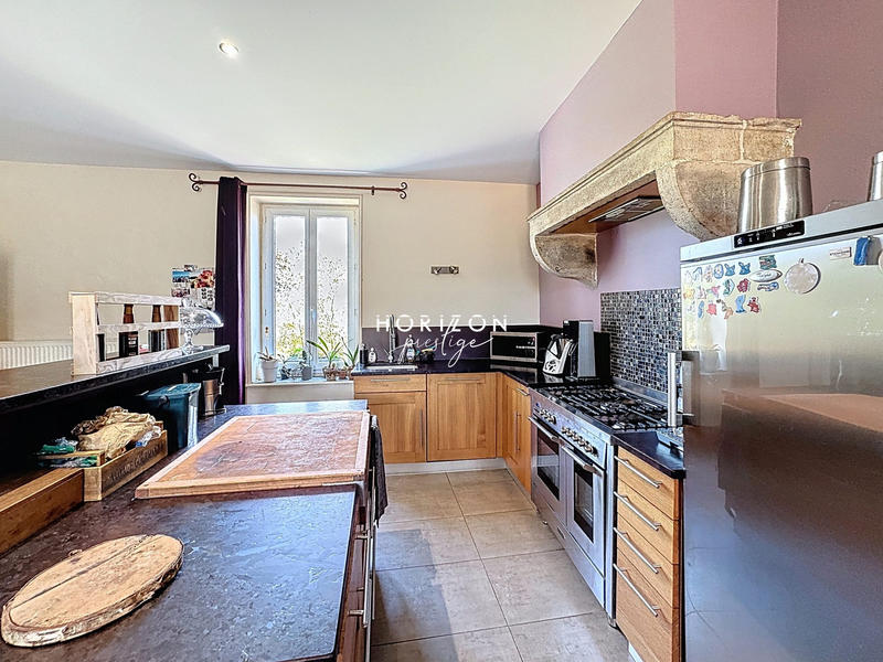 Maison - 255 m² - 6 pièces