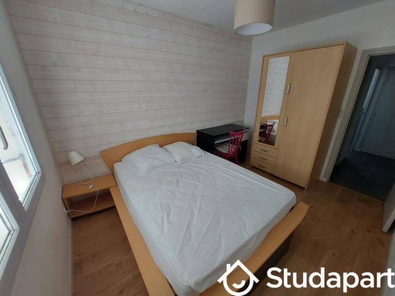 Chambre - 10 m² - 1 pièce