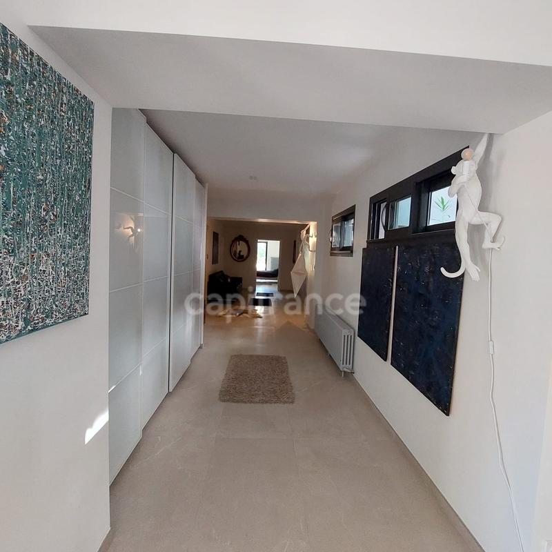 Maison - 400 m² - 12 pièces