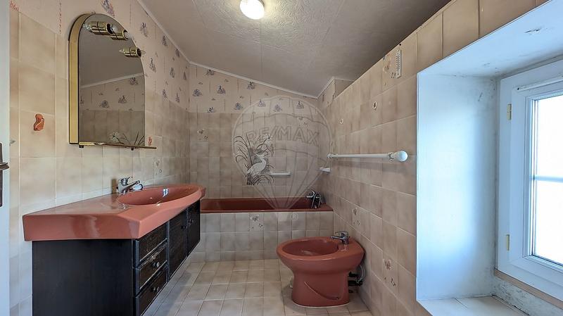 Maison - 280 m² - 10 pièces