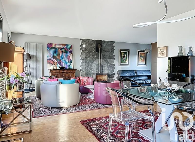 Maison - 380 m² - 8 pièces