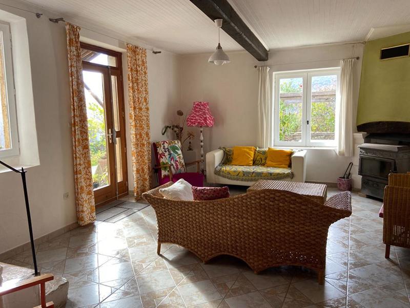 Maison - 330 m² - 11 pièces