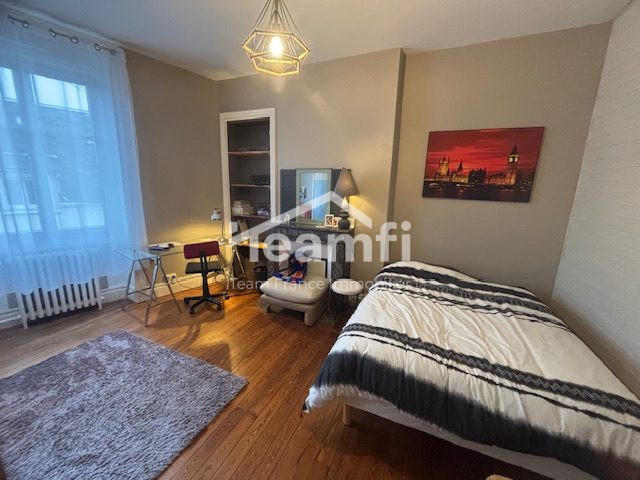 Maison - 142 m² - 8 pièces