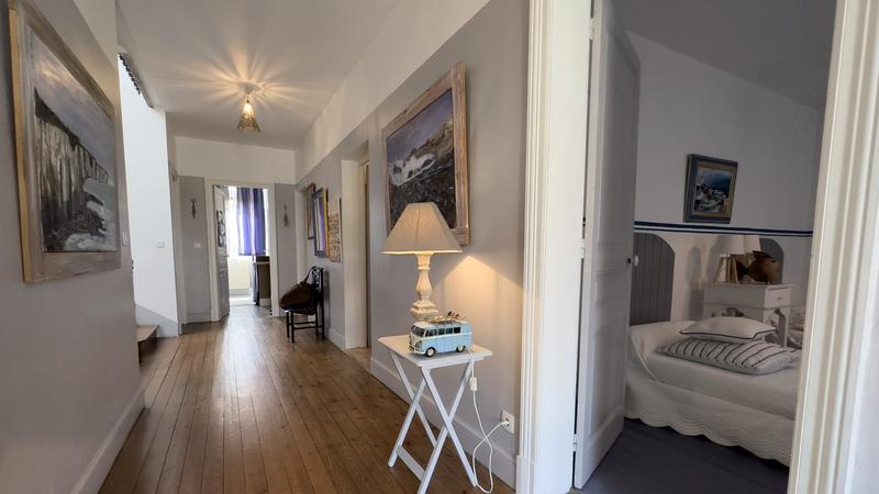 Maison de maîtres - 325 m² - 8 pièces