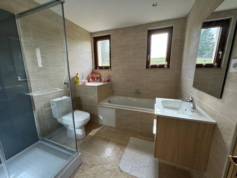 Maison - 180 m² - 7 pièces