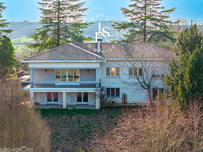 Maison - 269 m² - 9 pièces