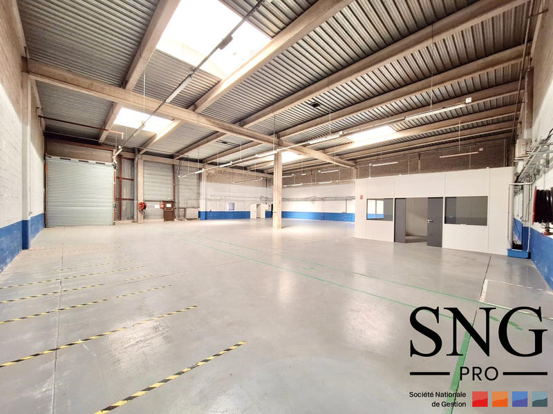 Entrepôt - 1 634 m²
