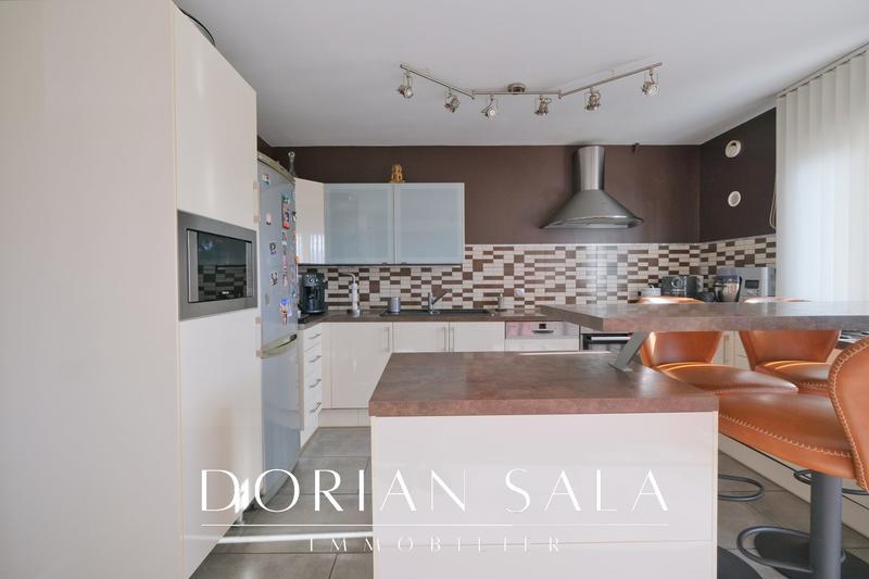 Appartement - 81 m² - 4 pièces