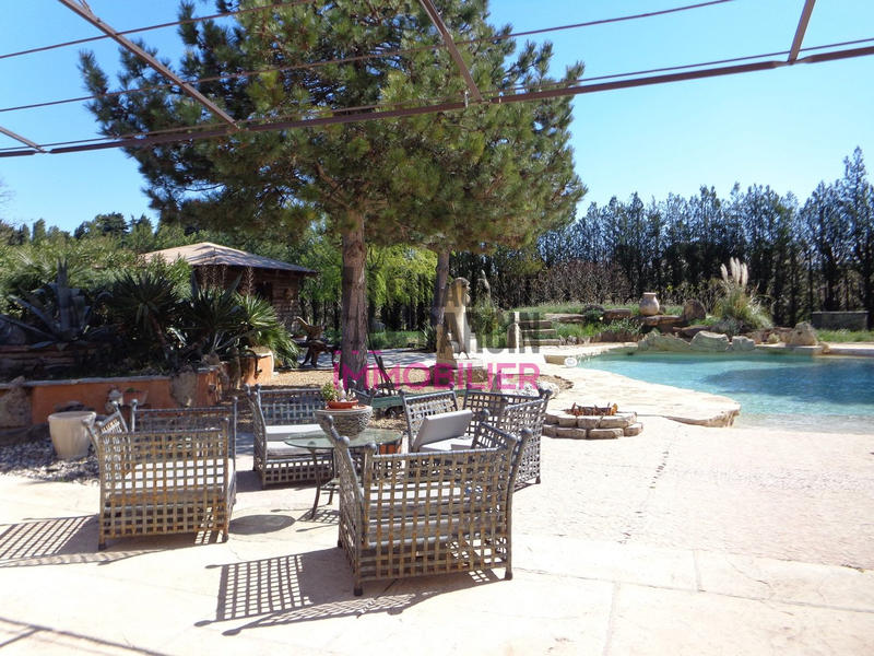 Maison - 296 m² - 8 pièces