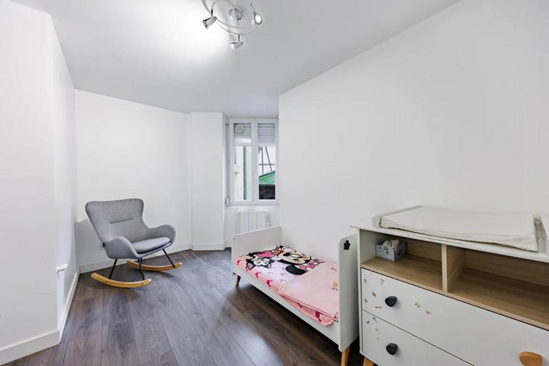 Appartement - 90 m² - 4 pièces