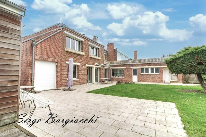 Maison - 336 m² - 12 pièces