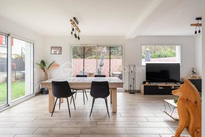 Maison jumelée - 121 m² - 5 pièces