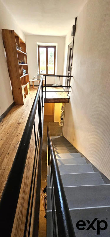 Maison - 240 m² - 6 pièces