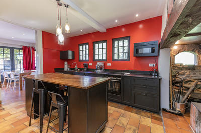 Propriété - 673 m² - 18 pièces