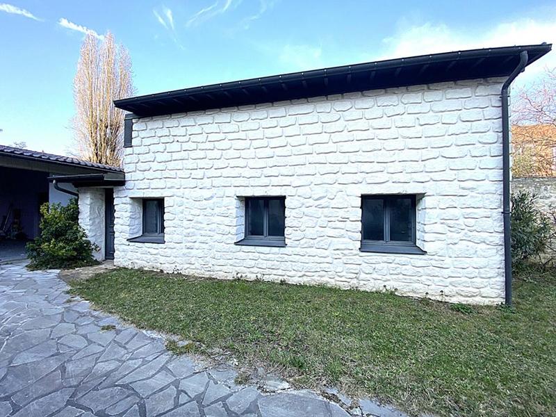 Maison - 368 m² - 6 pièces