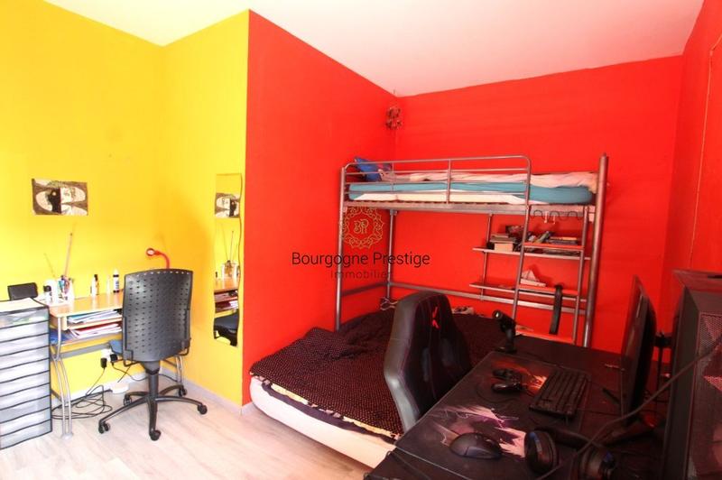 Maison - 181 m² - 6 pièces