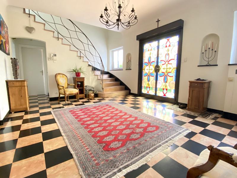 Villa - 383 m² - 9 pièces