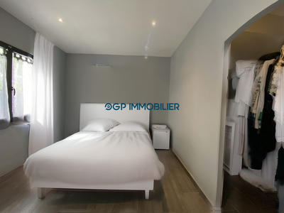 Maison contemporaine - 214 m² - 7 pièces