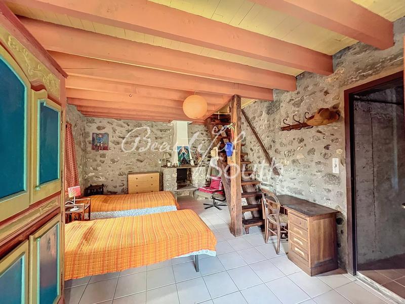 Maison - 200 m² - 7 pièces