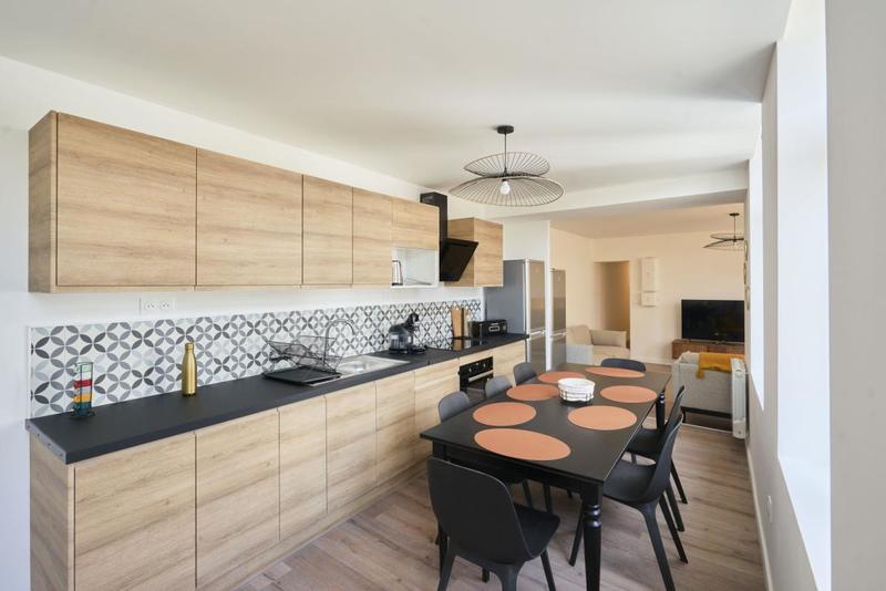 Appartement - 140 m² - 8 pièces