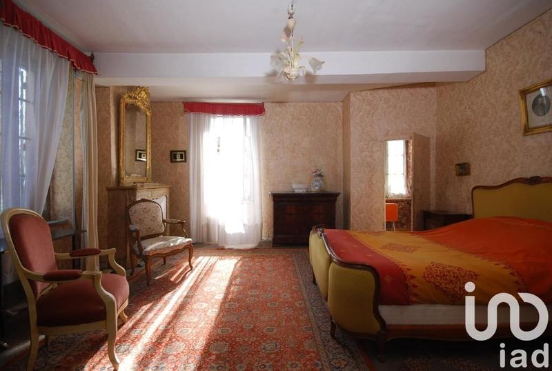 Maison - 321 m² - 12 pièces