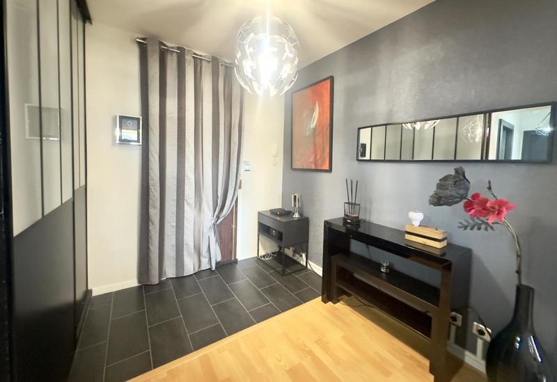 Appartement ancien - 74 m² - 3 pièces