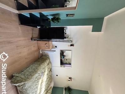 Chambre - 14 m² - 1 pièce