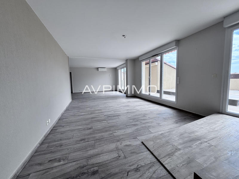 Appartement - 120 m² - 5 pièces