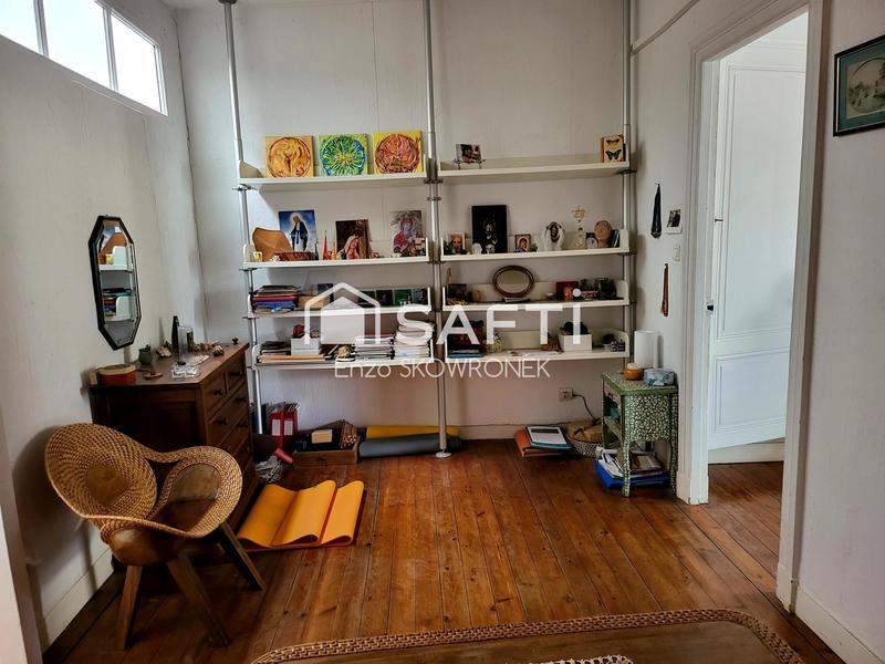 Maison - 241 m² - 5 pièces