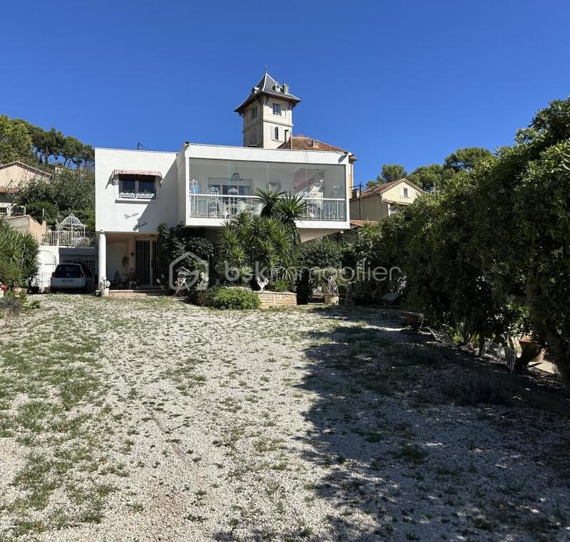 Villa - 208 m² - 7 pièces