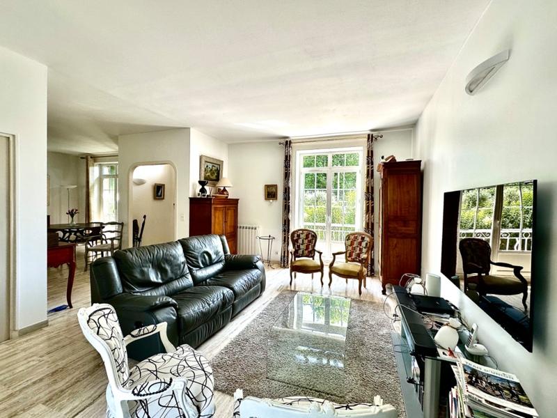 Maison - 196 m² - 5 pièces