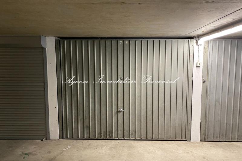 Parking / Garage - 10 m²