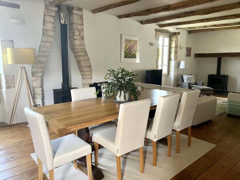 Propriété - 300 m² - 8 pièces