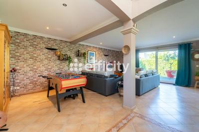 Maison - 155 m² - 8 pièces