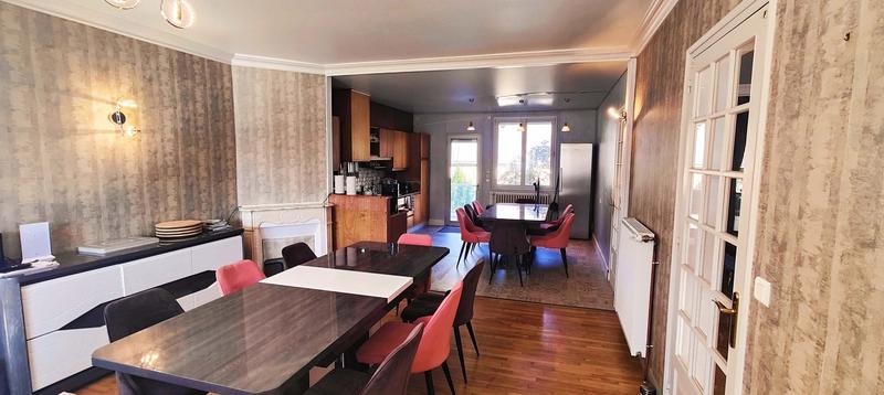 Maison - 253 m² - 11 pièces