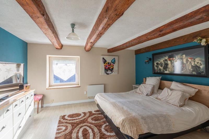 Maison - 196 m² - 7 pièces