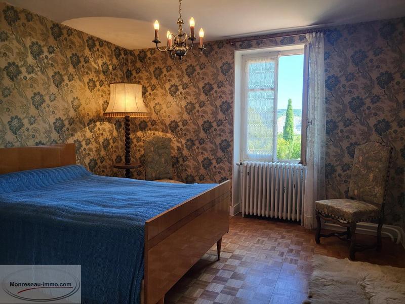 Propriété - 315 m² - 14 pièces