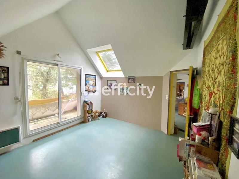 Maison - 236 m² - 7 pièces