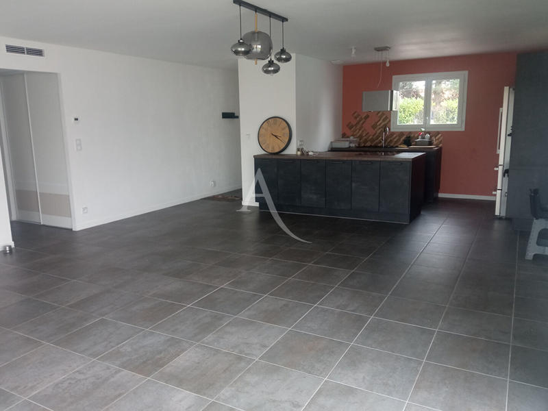 Maison - 110 m² - 4 pièces